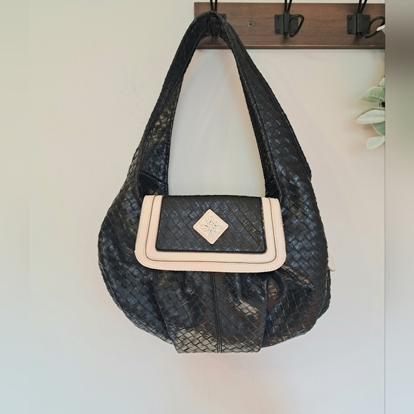 Simply Vera Vera Wang Accessories - Simply Vera Wang Purse Black Woven Shoulder Bag